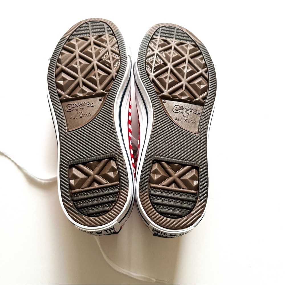 CONVERSE Women
Size 7.5 High Top Red White
Stars & Stripes Canvas Sneaker NWOT - Picture 4 of 9